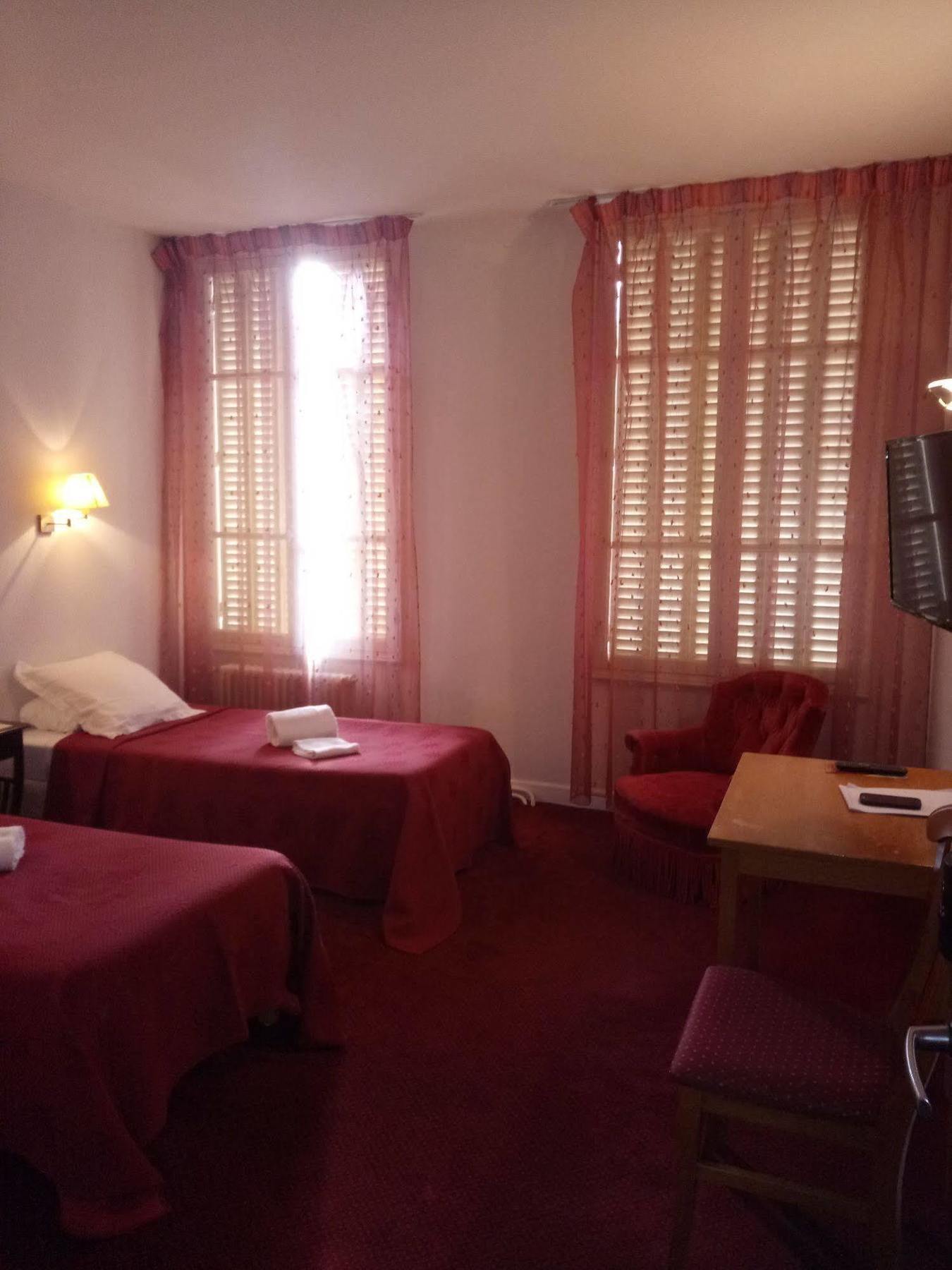 Hotel Moderne 2*